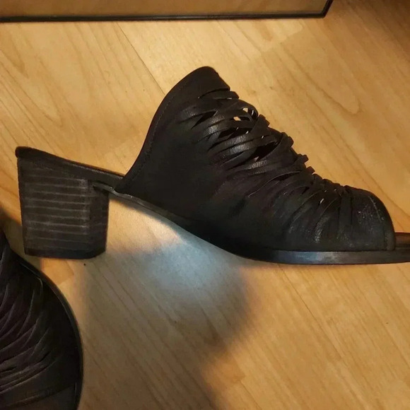 Charles David |  Leather Strappy Mules Slides - Picture 8 of 11